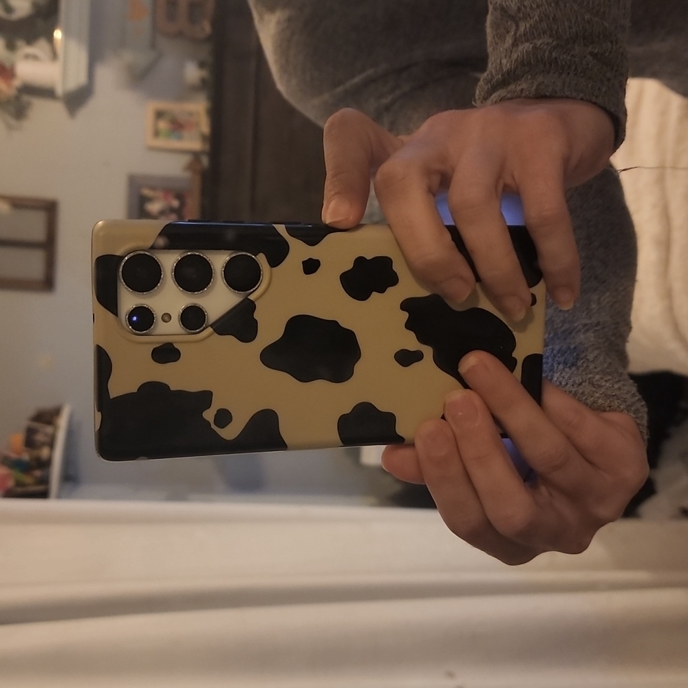 Sasmung galaxy s22 ultra velvet cavair cow print case